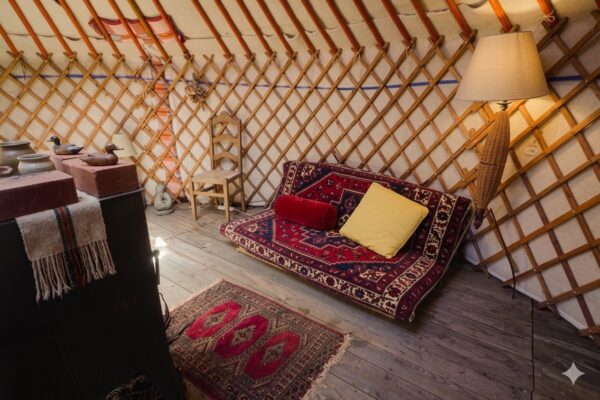 tiny house algarve yurte couch tiny house algarve yurte couch